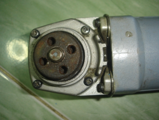 ขายเครื่องเจียรไฟฟ้า 4 นิ้ว Makita รุ่น 9500NB (570w.)