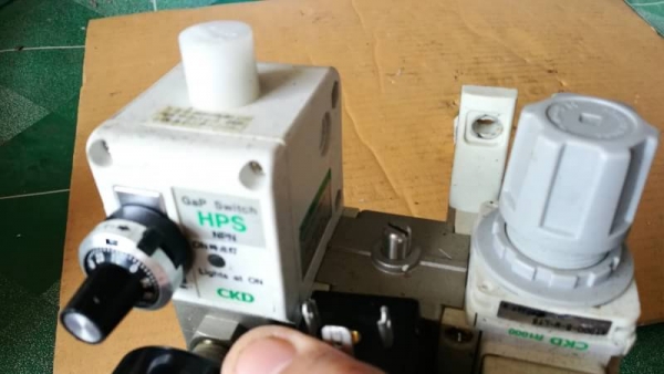450 บ. ส่งฟรี083-2000058  LINE ID: line832923 Air Regulator แบบมีวาวล์ไฟฟ้า DC 24 V. เปิด - ปิด ตัวปรับแรงดันลมแบบละอียดยี่ห้อ SMC ทางเข้าใช้กับถังลมและกาซต่างๆได้ ระบบลมได้ทางออกปรับแบบละเอียดได้