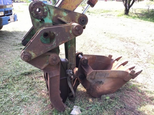 ขาย 175,000 บาท SUMITOMO EX 60 U  ติดมือคีบ บุ้งกี๋ เครื่อง ISUZU 85 แรง  โช่หนา เอวแน่น พร้อมใช้  รถอยู่ จ.ร้อยเอ็ด 090-772-3710 090-772-3708