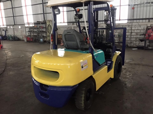 Forklifts Komatsu FD30 3ตัน ดีเซล สไลด์ชิฟ รถพึ่งเข้าจากญี่ปุ่นพร้อมเก็บสีเปลี่ยนยางตันใหม่4เส้น