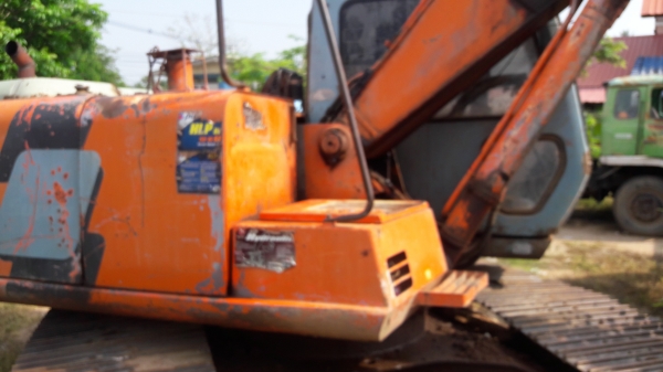 ขาย ฮิตาชิ Ex200-3 ราคา 590000 บาท