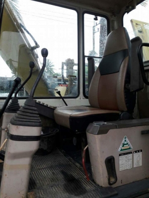 ขายKOMATSU PC60-6   เก่าญี่ปุ่นแท้  สภาพสวย  เดิมๆๆ  มีลายแย๊ก 5,XXX  ชั่วโมง  ลองระบบกันได้ทุกวัน  โทร  089-3818694  ดวงนภา