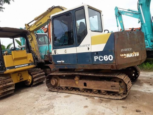 ขายKOMATSU PC60-6   เก่าญี่ปุ่นแท้  สภาพสวย  เดิมๆๆ  มีลายแย๊ก 5,XXX  ชั่วโมง  ลองระบบกันได้ทุกวัน  โทร  089-3818694  ดวงนภา