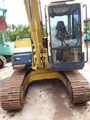 ขายKOMATSU PC60-6   เก่าญี่ปุ่นแท้  สภาพสวย  เดิมๆๆ  มีลายแย๊ก 5,XXX  ชั่วโมง  ลองระบบกันได้ทุกวัน  โทร  089-3818694  ดวงนภา