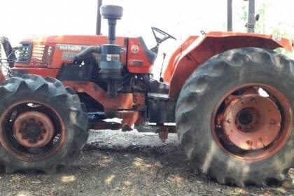 ขาย 395,000  รถไถ KUBOTA M9000 อุปกรณ์มีใบดันหน้า และผาน 6 เอกสารเล่มทะเบียนครบ  รถอยู่ จ.อุดรธานี โทร&amp;ไอดีไลน์ 0610710295