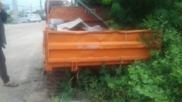 ขาย 75,000 บาท  ดั้มเปอร์ KOMATSU CD25 เครื่อง 2 สูบ สภาพพร้อมใช้   รถอยู่ จ.อุดรธานี โทร&amp;ไอดีไลน์ 0610710295