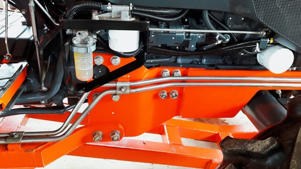 KUBOTA  L 4708 SP (4WD)  2 เพลา   สภาพใหม่สวยๆ   ชั่วโมงใช้   งานน้อย  สีเดิมทั้งคัน  พร้อมชุดใบมีดดันหน้า  และโรตารี่