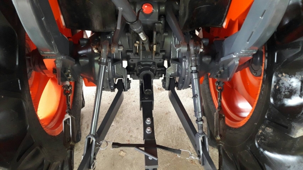 KUBOTA  L 4708 SP (4WD)  2 เพลา   สภาพใหม่สวยๆ   ชั่วโมงใช้   งานน้อย  สีเดิมทั้งคัน  พร้อมชุดใบมีดดันหน้า  และโรตารี่