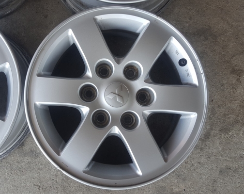 ขายล้อMitsubishi ปาเจโร่ 16 นิ้ว 6รู 4 ล้อ ขายล้อMitsubishi ปาเจโร่ 16 นิ้ว 6รู 4 ล้อ