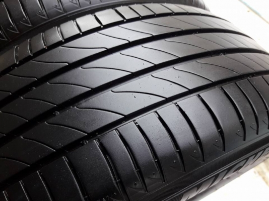 ยางMICHELIN รุ่น PRIMACY.3ST .215 60 R16 สัปดาห์ที่13 ปี2016 #ลงพื้นปลายปี2016 สภาพสวยมากๆ ดอกยางเต็มๆ90\%คุ้มสุดๆใช้อีกยาวๆไม่แพง