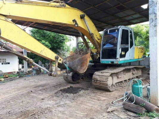 ขาย 625,000  KOBELCO SK200 MART III เก๋งเทา Serial 16xxxกว่า  เครื่อง 6D31-Turbo ปั้ม K3V ดีเยี่ยม รถทำงานเร็วแรง ไม่มีโหลด โซ่ช่วงล่างสวย เอวแน่น รถพร้อมทำงานครับ แอร์เย็น เอกสารเล่มทะเบียน รถอยู่ จ.บุรีรัมย์  090-772-3710 090-772-3708