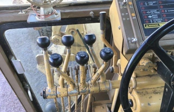 รถเกรด CAT 140H # 2ZK06014 มือสองอเมริกา