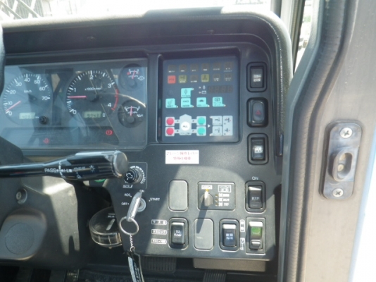 กระเช้าดีเซลบูมพับ MEADE HF090 ยกสูง 9 เมตร มือสองญี่ปุ่น กระเช้าดีเซลบูมพับ MEADE HF090 ยกสูง 9 เมตร มือสองญี่ปุ่น