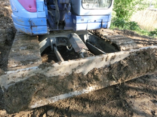 รถขุด 4 ตัน PC40MR-2 แทรคเหล็กติดก้อนยาง มือสองญี่ปุ่น