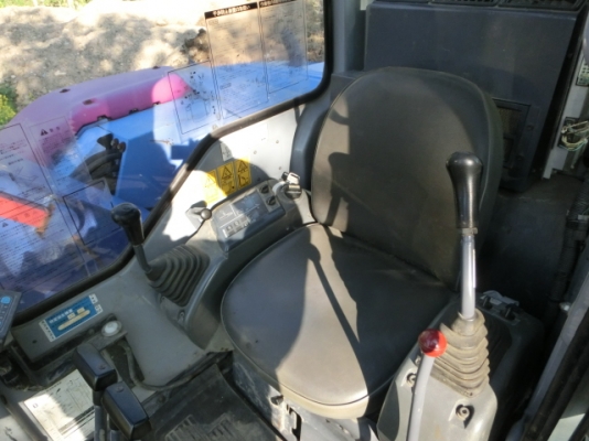 รถขุด 4 ตัน PC40MR-2 แทรคเหล็กติดก้อนยาง มือสองญี่ปุ่น