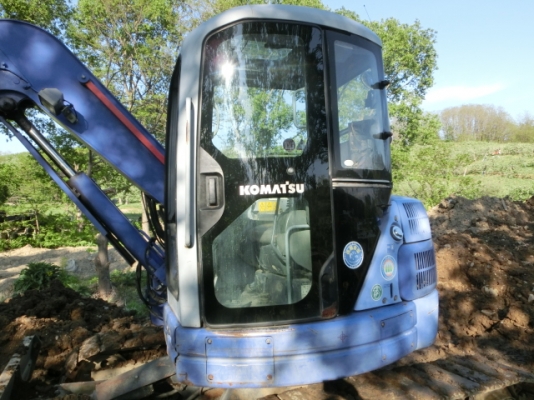 รถขุด 4 ตัน PC40MR-2 แทรคเหล็กติดก้อนยาง มือสองญี่ปุ่น