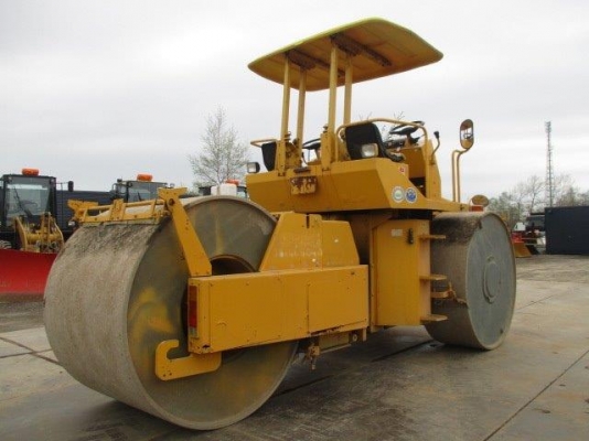 รถขุด 4 ตัน PC40MR-2 แทรคเหล็กติดก้อนยาง มือสองญี่ปุ่น