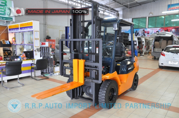 ขายรถโฟล์คลิฟท์มือสอง TOYOTA รุ่น 7FG25-21124 นำเข้าจากประเทศญี่ปุ่น 100\% ไม่เคยใช้งานในไทย