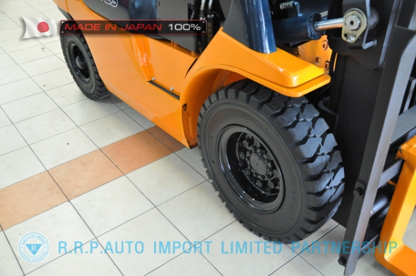 ขายรถโฟล์คลิฟท์มือสอง TOYOTA รุ่น 7FG25-21124 นำเข้าจากประเทศญี่ปุ่น 100\% ไม่เคยใช้งานในไทย