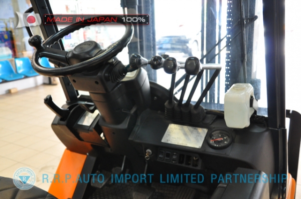 ขายรถโฟล์คลิฟท์มือสอง TOYOTA รุ่น 7FG25-21124 นำเข้าจากประเทศญี่ปุ่น 100\% ไม่เคยใช้งานในไทย