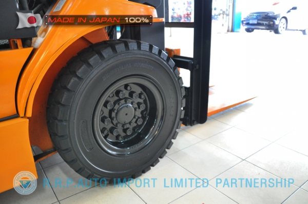 ขายรถโฟล์คลิฟท์มือสอง TOYOTA รุ่น 7FG25-21124 นำเข้าจากประเทศญี่ปุ่น 100\% ไม่เคยใช้งานในไทย