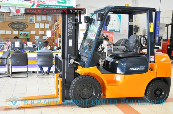 ขายรถโฟล์คลิฟท์มือสอง TOYOTA รุ่น 7FG25-21124 นำเข้าจากประเทศญี่ปุ่น 100\% ไม่เคยใช้งานในไทย