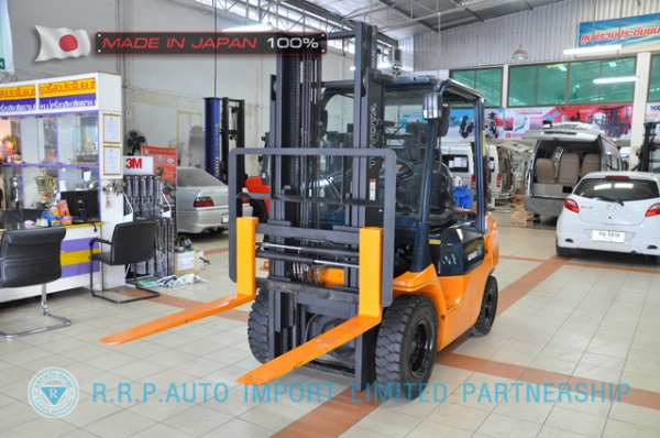 ขายรถโฟล์คลิฟท์มือสอง TOYOTA รุ่น 7FG25-21124 นำเข้าจากประเทศญี่ปุ่น 100\% ไม่เคยใช้งานในไทย