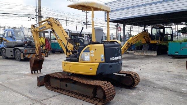 รถขุด 4 ตัน KOMATSU PC40MR-2 มือสองญี่ปุ่น รถขุด 4 ตัน KOMATSU PC40MR-2 มือสองญี่ปุ่น