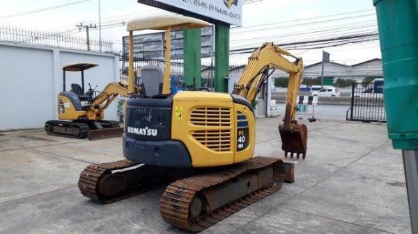 รถขุด 4 ตัน KOMATSU PC40MR-2 มือสองญี่ปุ่น รถขุด 4 ตัน KOMATSU PC40MR-2 มือสองญี่ปุ่น
