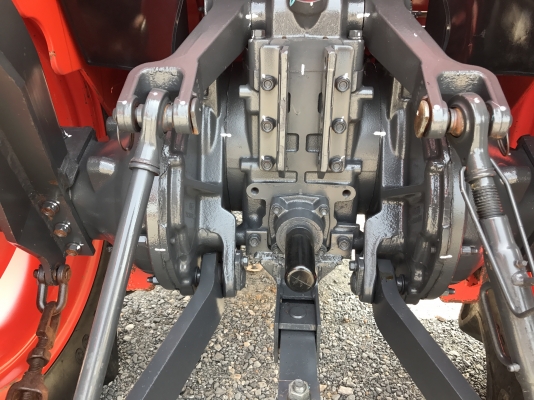 ขายรถไถคูโบต้า L5018(4WD)2เพลา สภาพนางฟ้า ใช้งาน 253 ชั่วโมง พร้อมอุปกรณ์ใบมีดหน้าและโลเตอร์รีสภาพสวย ราคา 618,000 บาท พร้อมส่งฟรีถึงบ้าน โทรสอบถามได้เลยค่ะ 081-9136451 ขอดูรูปทาง Line:Bow6451  รถสวย สภาพพร้อมใช้งาน   เครื่องดี เกียร์ดี ยางดีทั้ง 4 เส้น ต