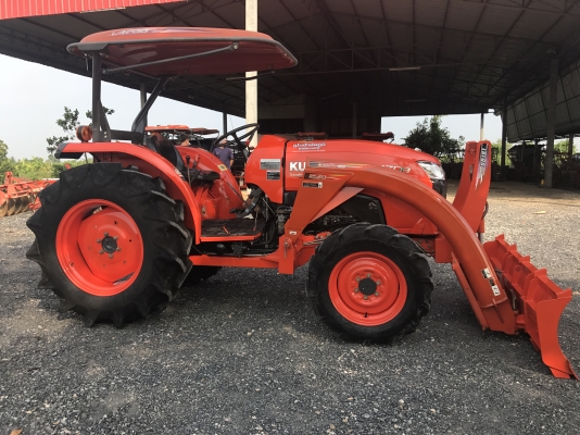 ขายรถไถคูโบต้า L47084WD)2เพลา สภาพนางฟ้า ใช้งาน 500 ชั่วโมง พร้อมอุปกรณ์ใบมีดหน้าและผานพรวน ราคา 468,000 บาท พร้อมส่งฟรีถึงบ้าน โทรสอบถามได้เลยค่ะ 081-9136451 ขอดูรูปทาง Line:Bow6451  รถสวย สภาพพร้อมใช้งาน   เครื่องดี เกียร์ดี ยางดีทั้ง 4 เส้น ตรวจเชคเรีย