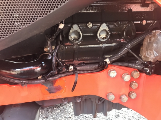 ขายรถไถคูโบต้า L47084WD)2เพลา สภาพนางฟ้า ใช้งาน 500 ชั่วโมง พร้อมอุปกรณ์ใบมีดหน้าและผานพรวน ราคา 468,000 บาท พร้อมส่งฟรีถึงบ้าน โทรสอบถามได้เลยค่ะ 081-9136451 ขอดูรูปทาง Line:Bow6451  รถสวย สภาพพร้อมใช้งาน   เครื่องดี เกียร์ดี ยางดีทั้ง 4 เส้น ตรวจเชคเรีย