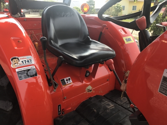 ขายรถไถคูโบต้า L47084WD)2เพลา สภาพนางฟ้า ใช้งาน 500 ชั่วโมง พร้อมอุปกรณ์ใบมีดหน้าและผานพรวน ราคา 468,000 บาท พร้อมส่งฟรีถึงบ้าน โทรสอบถามได้เลยค่ะ 081-9136451 ขอดูรูปทาง Line:Bow6451  รถสวย สภาพพร้อมใช้งาน   เครื่องดี เกียร์ดี ยางดีทั้ง 4 เส้น ตรวจเชคเรีย
