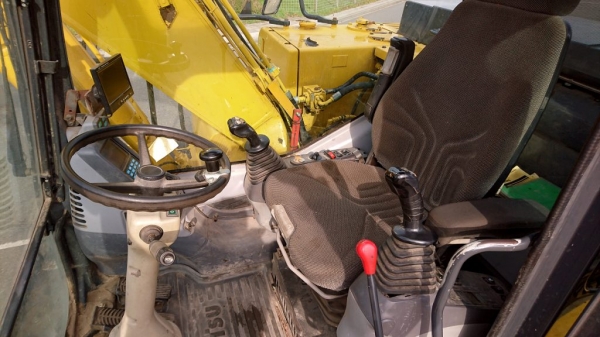 เครน 25 ตัน KATO KR25H-V # 715180 H-TYPE มือสองญี่ปุ่น