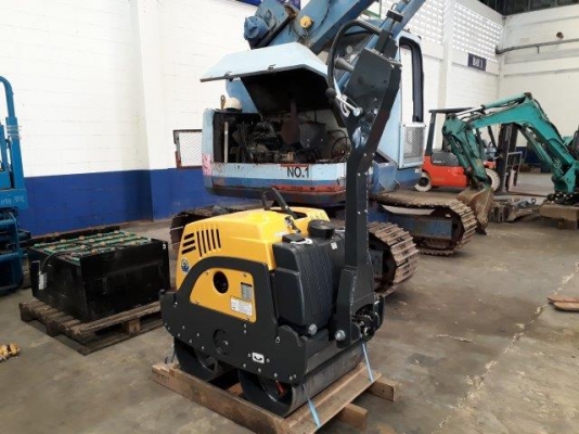 รถขุด 3 ตัน KOBELCO SK30SR-3E # PW13 มือสองญี่ปุ่น