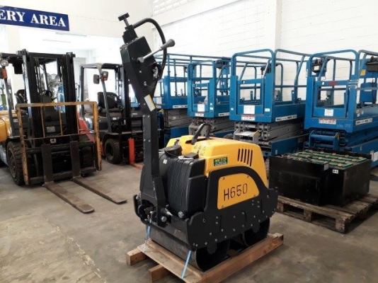 รถขุด 3 ตัน KOBELCO SK30SR-3E # PW13 มือสองญี่ปุ่น