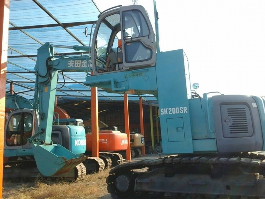 ขายรถขุด SK 200 SR เก๋งยกได้มีหัวคีวใบ 2 ชั้นรถนำเข้าจากนอกแท้มีแอร์เอกสารอินวอยไฟฟ้าครบมีลายใบ 60 สภาพเดิมๆไม่เคยใช้งานในไทยร้านละอองดาวแทรคเตอร์นครชัยศรี