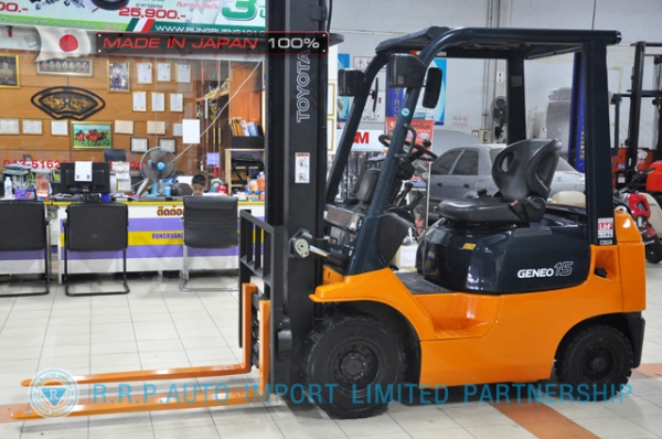 ขายรถโฟล์คลิฟท์มือสอง TOYOTA รุ่น F7FD15-18827 นำเข้าจากประเทศญี่ปุ่น 100\% ไม่เคยใช้งานในไทย