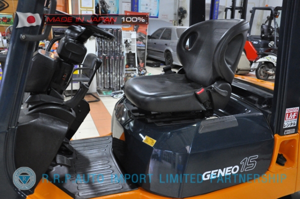 ขายรถโฟล์คลิฟท์มือสอง TOYOTA รุ่น F7FD15-18827 นำเข้าจากประเทศญี่ปุ่น 100\% ไม่เคยใช้งานในไทย