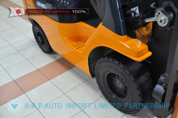 ขายรถโฟล์คลิฟท์มือสอง TOYOTA รุ่น F7FD15-18827 นำเข้าจากประเทศญี่ปุ่น 100\% ไม่เคยใช้งานในไทย