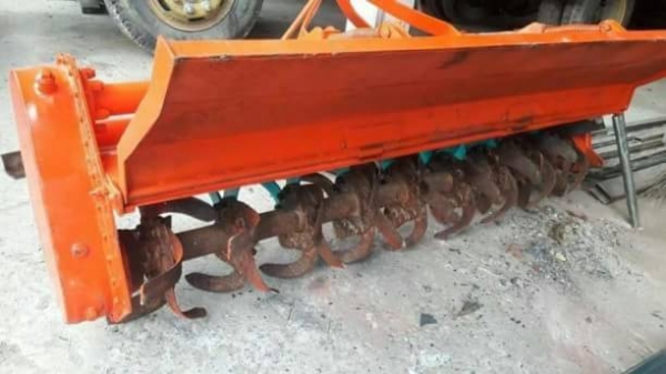 ขาย 275,000  KUBOTA  M5000 ใบดัน ผาน 6 โรตารี่  เล่มทะเบียน  เครื่องดี ปั้มดี เกียรแรง ซื้อไปใช้ได้เลยไม่ต้องซ่อม รถสวยพร้อมใช้ รถอยู่ จ.ศรีสะเกษ 090-772-3710 090-772-3708