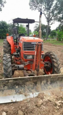 ขาย 275,000  KUBOTA  M5000 ใบดัน ผาน 6 โรตารี่  เล่มทะเบียน  เครื่องดี ปั้มดี เกียรแรง ซื้อไปใช้ได้เลยไม่ต้องซ่อม รถสวยพร้อมใช้ รถอยู่ จ.ศรีสะเกษ 090-772-3710 090-772-3708