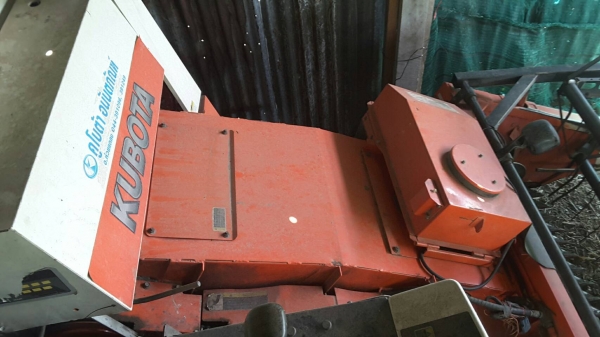 ขายรถเกี่ยวข้าว DC 60 ปี 54 ใช้งานได้ 2097 ชม