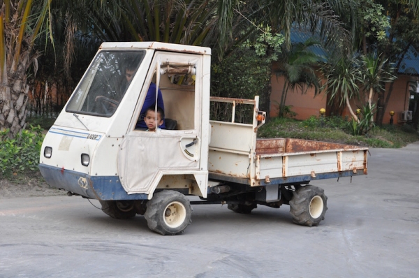 ขายรถkubota(ขับ4ล้อ)(ดั้มได้) บรรทุกสินค้าการเกษตร&amp;ก่อสร้าง สภาพสวยเดิมจากญี่ปุ่นยังไม่เคยใช้งาน