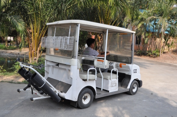 ขายรถกอล์ฟHITACHIไฟฟ้า ทำชาร์ตไฟ220v.ในตัวไม่จุกจิก สภาพเดิมๆจากญีปุ่นยังไม่เคยใช้ในไทย58,000เท่านั้น