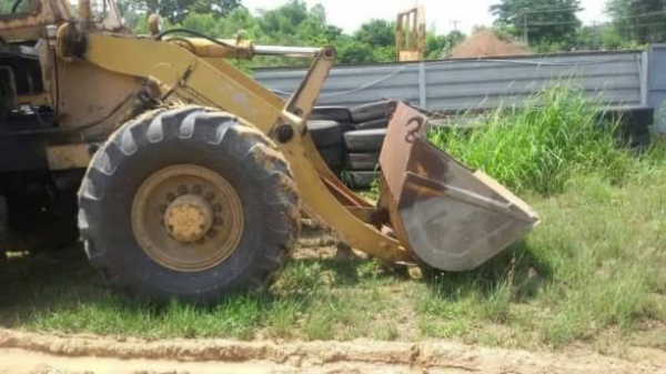 ขาย 265,000  KOMATSU JH30 เครื่องดี เกียร์ดี ปั้มแรง เอวแน่น สภาพพร้อมใช้  รถอยู่ จ.ศรีสะเกษ  090-772-3710 090-772-3708