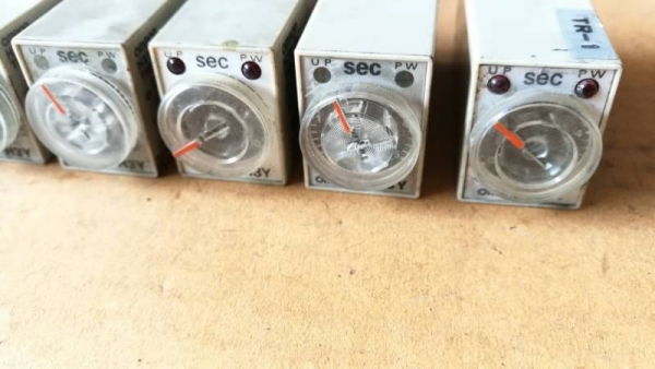ยกชุด 7 อัน 750 บ. ส่งฟรี 083-2000058 LINE ID: line832923 ไทม์เมอร์ OMRON รุ่น H3Y-2 ใช้ไฟDC 12 V. 2ตัว ไฟDC 24 V. 5 ตัว ตั้งเวลา 60 วินาทิ 1ตัว 30 วินาทิ 1 ตัว 30 วินาทิ 3 ตัว 5วินาทิ 2 ตัว ยกชุด 7 อัน 750 บ. ส่งฟรี 083-2000058 LINE ID: line832923 ไทม์เมอร์ OMRON รุ่น H3Y-2 ใช้ไฟDC 12 V. 2ตัว ไฟDC 24 V. 5 ตัว ตั้งเวลา 60 วินาทิ 1ตัว 30 วินาทิ 1 ตัว 30 วินาทิ 3 ตัว 5วินาทิ 2 ตัว
