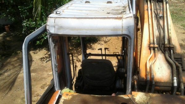 ฮิตาชิ ex200-2ไฟตัดไม่เล่ม  เครื่องเดิมปั้มเดิมดีๆแน่นๆช่วงล่างสวย แน่นๆเอวดี โซ่หานลอนเลอร์ครบไม่แตก ทำงานดีไม่โหลดไม่หลวม.ดูรถได้ที่ ยโสธร..ราคา355000.โทรมานะ งานด่วนๆจ้า 0875511464-0636359242