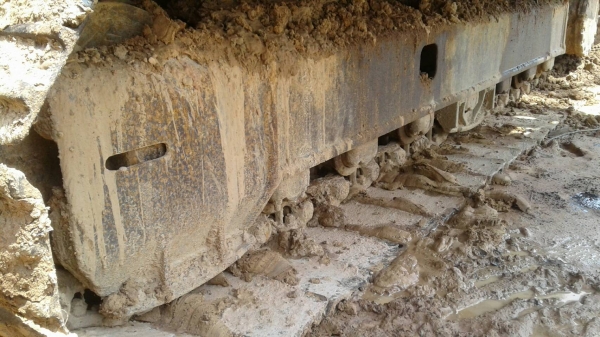 ฮิตาชิ ex200-2ไฟตัดไม่เล่ม  เครื่องเดิมปั้มเดิมดีๆแน่นๆช่วงล่างสวย แน่นๆเอวดี โซ่หานลอนเลอร์ครบไม่แตก ทำงานดีไม่โหลดไม่หลวม.ดูรถได้ที่ ยโสธร..ราคา355000.โทรมานะ งานด่วนๆจ้า 0875511464-0636359242