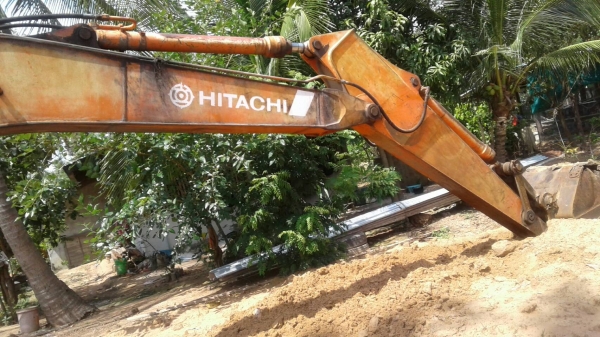 ฮิตาชิ ex200-2ไฟตัดไม่เล่ม  เครื่องเดิมปั้มเดิมดีๆแน่นๆช่วงล่างสวย แน่นๆเอวดี โซ่หานลอนเลอร์ครบไม่แตก ทำงานดีไม่โหลดไม่หลวม.ดูรถได้ที่ ยโสธร..ราคา355000.โทรมานะ งานด่วนๆจ้า 0875511464-0636359242